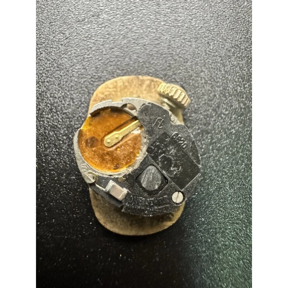 Croton‎ Vintage Oval Watch Movement Gold Linen Dial Parts Repair 6620 Untested